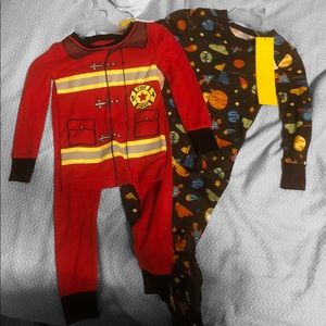 A bundle: 2T Boys Pajamas